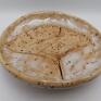 ceramika: ręcznie zrobiony talerzyk z gliny