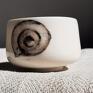 malowana ceramika - porcelanowa czarka do herbaty, ręcznie toczona ślimak kubek