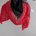 Chusta szydełkowa KOKONEK Classic - Czerń / Szarości / Koral / Ognista czerwień - 145x74 cm