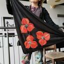 Czarna chusta handmade z wełny merynosów - filcowane elementy