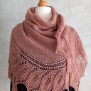 Piękna chusta semele ręcznie robiona na drutach