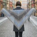 Szydełkowa Chusta - Błękitne ukojenie z nutą beżu