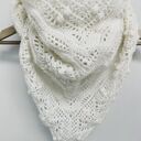 Chusta ślubna handmade biała szydełkowana Daisy Chain z merino
