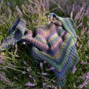 Chusta z wełny merino Selma na wrzosowisku