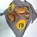 Komplet wełniany szary handmade - czapka i chusta z merynosów w kwiaty