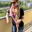 Delikatna moherowa chusta na drutach z jedwabiem - pod szyję na prezent dla niej