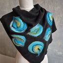 Świetny prezent na dzień mamy! Czarna chusta handmade wełniana, elementy filcowane to