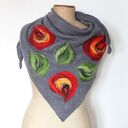 szara chusta handmade wełniana