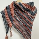 Kolorowa ciepła chusta z chwostami ręcznie robiona