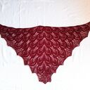 Eleganska chusta w ażurowe liście robiona na drutach