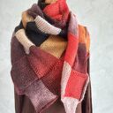 Chusta entralac ręcznie robiona na drutach