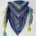 Kolorowa ciepła chusta z chwostami ręcznie robiona