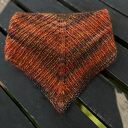 Chusta na drutach Selma w pomarańczach