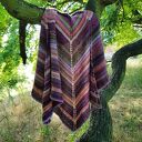 Ręcznie robiona trójkątna chusta z włoskiej mieszanki wełny - purpura burgund 196 x