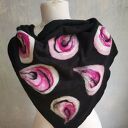 Czarna chusta wełniana handmade z filcowanymi elementami z wełny merynosów - Ruda Klara