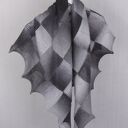 Wiosenna chusta w szarościach