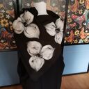 czarna chusta handmade wełniana, elementy filcowane to wełna merynosów, wymiary 97cm