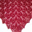 Eleganska chusta w ażurowe liście robiona na drutach