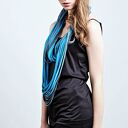 zamotka dzianinowy naszyjnik blue