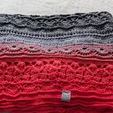 Chusta szydełkowa KOKONEK Classic - Czerń / Szarości / Koral / Ognista czerwień - 145x74 cm