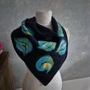 Granatowa wełniana chusta handmade z filcowanymi elementami