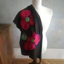 Czarna chusta handmade wełniana, elementy filcowane to wełna merynosów, produkt wysokiej jakości, ch