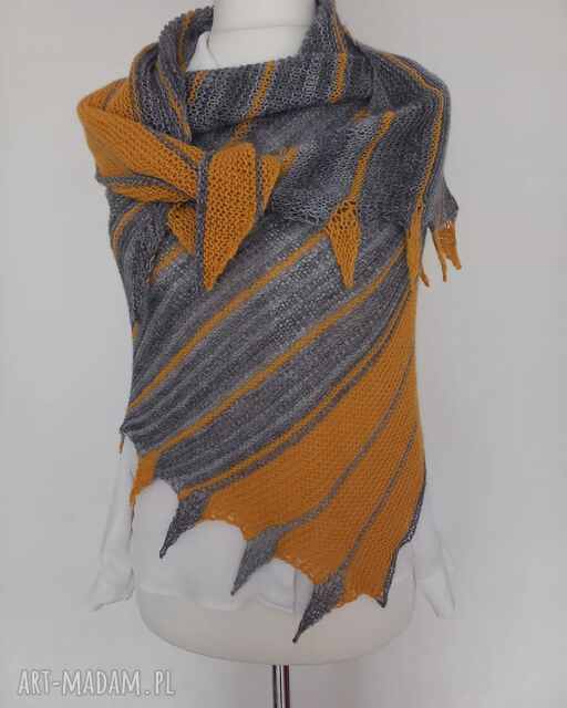 Chusta smok robiona na drutach