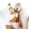 owady wzór chustki i apaszki szalik z jedwabiu szaliczek jedwabny w pomarańczowe motyle monarcha