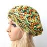 beret zielone ażurowy w jesiennych barwach czapki beretoczapka