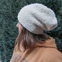 Ręcznie robiona czapka LUCKY dla kobiet na zimę - beanie bezszwowe