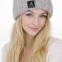 Czapka beanie smerfetka robiona na szydełku beż