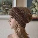 RĘCZNIE NA DRUTACH - Z oliwkową nutką - miła, lekka, twarzowa czapka