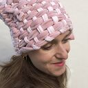 🌷 Zjawiskowa czapka Rosa, wytkana ręcznie na krośnie