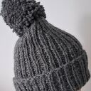 Otul się ciepłem - CZAPKA beanie handmade - CIEMNOSZARA, wykonana na DRUTACH
