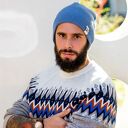 Wywijana czapka beanie dwustronna z kolorowym logo - brudny niebieski