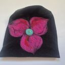 czapka wełniana filcowana zimowa czarna handmade w kwiaty na podszewce - rozmiar uniwersalny, weł