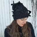 Zimowa, oryginalna czapka handmade ze skórzanymi kokardami