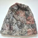 Ciepla futrzana odcienie szarosci bardzo miła na podszewce, czapka dla artystki, rozmiar uniwersalny