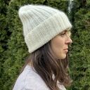 Ręcznie robiona czapka beanie MIRA 100% Merino plus moher i jedwab 01 Ecru