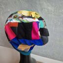 czapka wełniana filcowana zimowa czarna handmade w kwiaty na podszewce - rozmiar