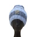 Czapka robiona na drutqch z alpaki