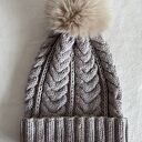 Beżowa czapka zimowa z 100% wełny merino - ręcznie robiona