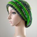 Ciepły beret w zieleniach