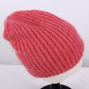 Czapka w malinowym kolorze