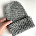 Wywijana czapka beanie AUREA z baby merino, moherem i jedwabiem - Zielona Szałwia