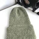 Ręcznie robiona czapka beanie AUREA 100% Baby Merino plus moher i jedwab 38/18 Oliwka