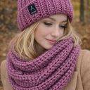 Komplet czapka i szal robione na szydełku