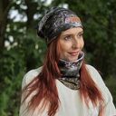 Czapka z motywem gór i lasu