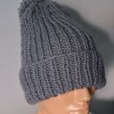 CZAPKA handmade z pomponem - SZARA (szaroniebieska, szara -żelazna) wykonana na DRUTACH