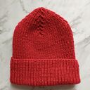 Czerwona czapka beanie z wełny merino ręcznie robiona